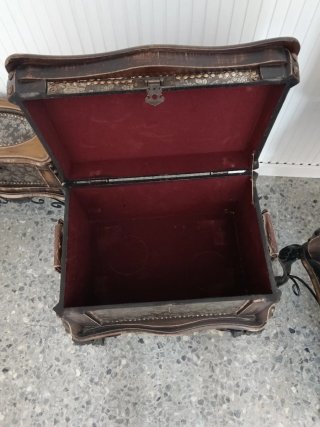 Baúles vintage madera, metal,No es una Antigüedad.