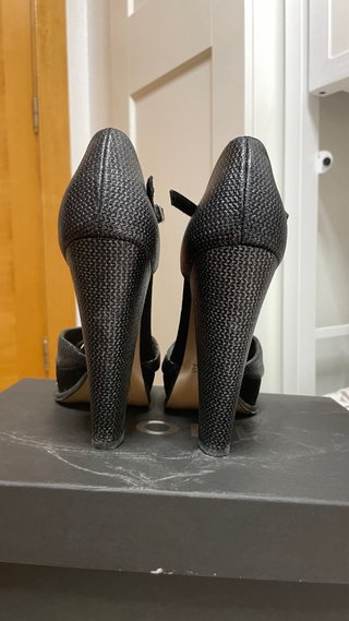 Tacones Hoss Intropia Negros