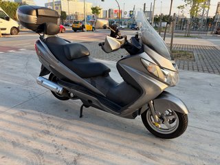 Suzuki Burgman AN 250 Gris 75800Km