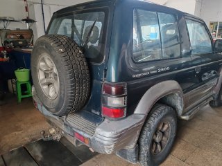 Mitsubishi Montero 2000