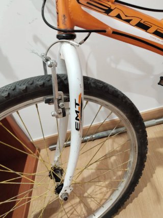 Bicicleta naranja para niña o niño, negociable