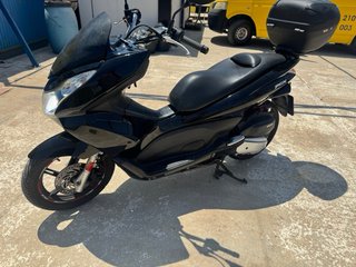 Honda PCX 125 Negra - Buen Estado