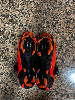 Zapatillas Ciclismo Massi Rojas y Negras