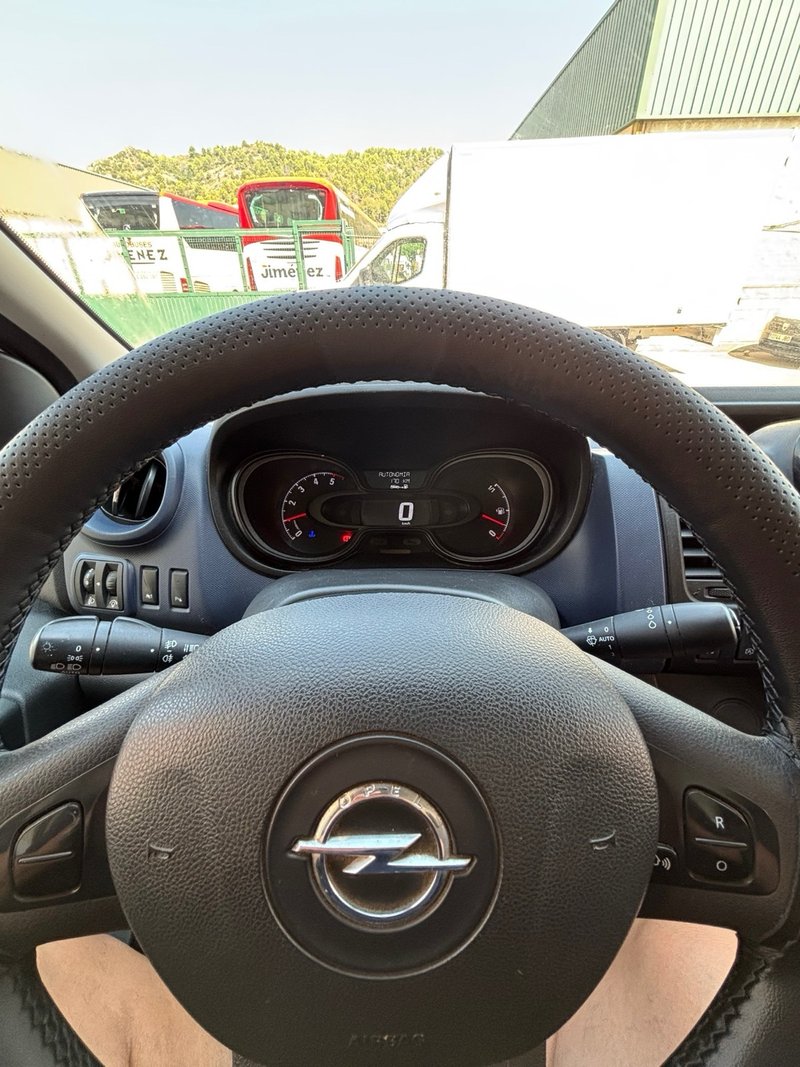 Opel Vivaro 2018, foto 12