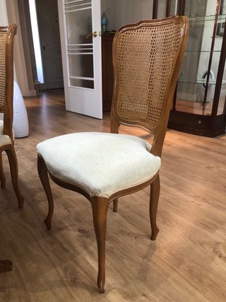 Mesa comedor madera antigua y 6 sillas rejilla