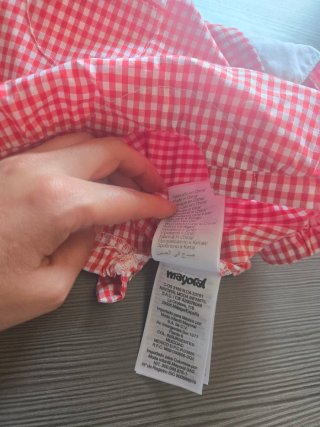 Peto de bebé a cuadros rojo y blanco