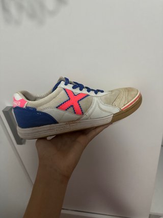 Zapatillas Futsal Munich Beige y Azul