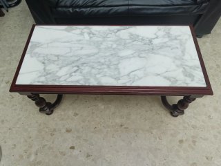 Mesa auxiliar madera y mármol