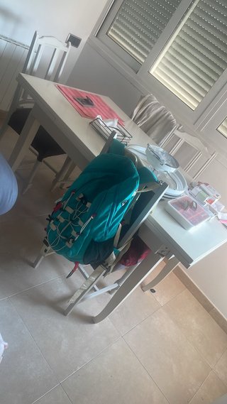 Mesa blanca madera + 4 sillas