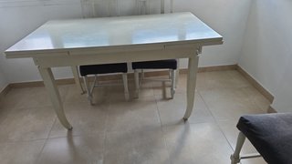 Mesa blanca madera + 4 sillas
