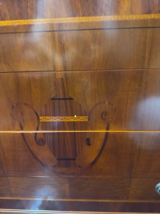 Cómoda de madera noble
