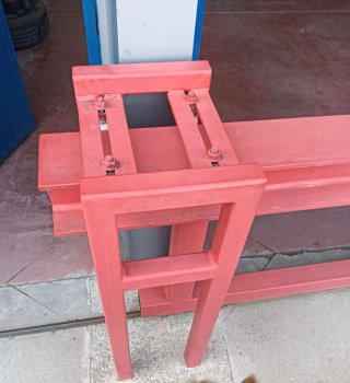Barrera de seguridad roja y blanca