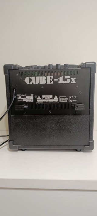 Amplificador Roland CUBE-15X Guitarra