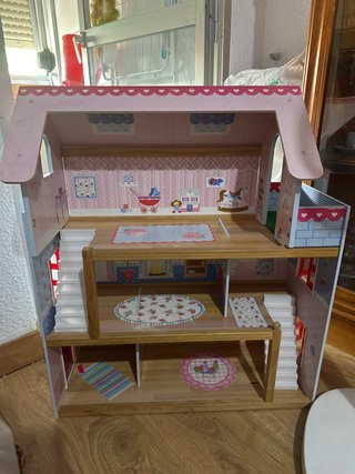 Casa de Muñecas Madera 3 Pisos tiene accesorios