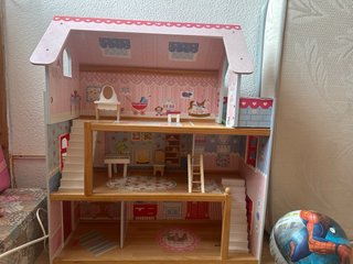 Casa de Muñecas Madera 3 Pisos tiene accesorios