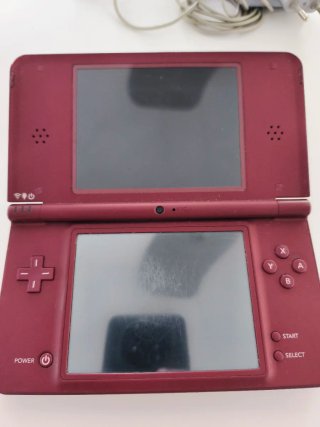 Nintendo DSI XL Roja