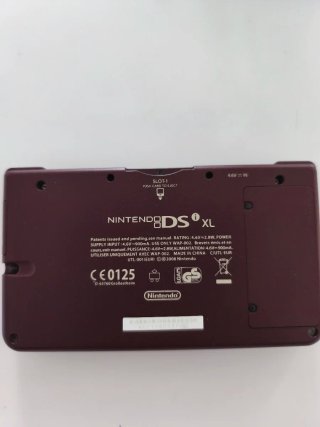 Nintendo DSI XL Roja