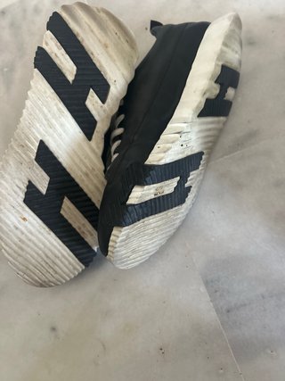 Zapatillas casuales negras y blancas