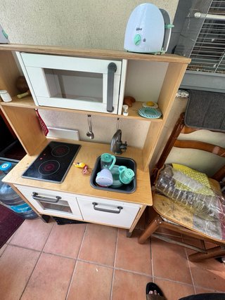 Cocinita de juguete de madera