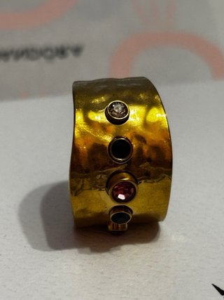 Pulsera VIDA CON JOYAS Dorada con Piedras Rosas y