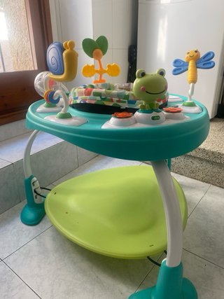 Mesa de actividades infantil