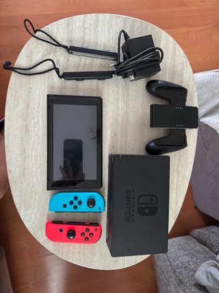Nintendo Switch Mando Azul y Rojo