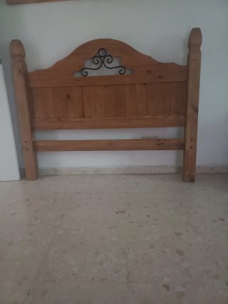Cabecero Madera Rústico con Detalle Metálico