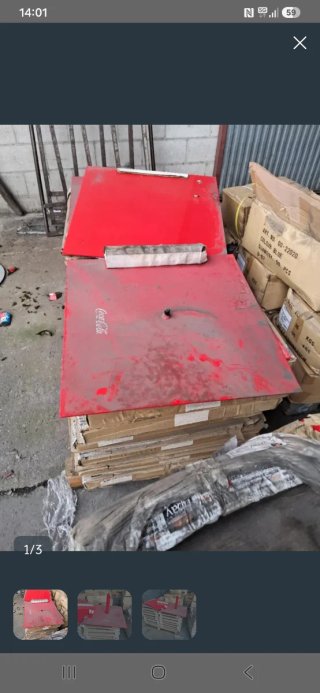 Pie de sombrilla rojo