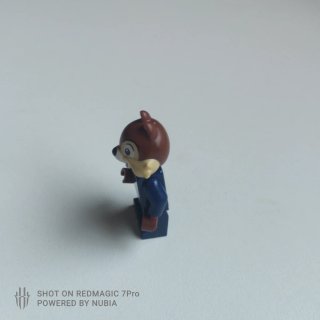 Minifigura LEGO Dale Traje Disney 71044