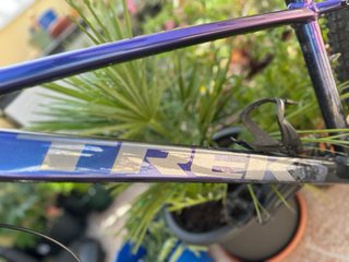 Bicicleta de montaña azul
