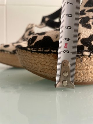 Alpargatas cuña estampado animal de piel real