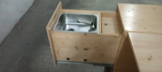 Modulo camper con lavaplatos y varios extras