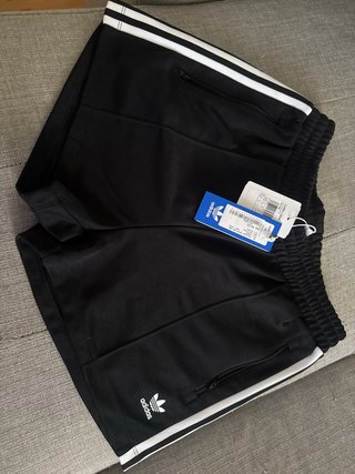 Bermuda Adidas Negra Nueva con Etiquetas