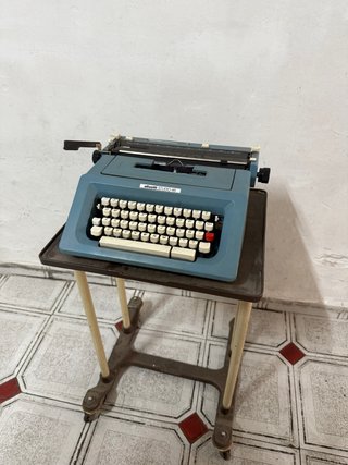 Olivetti Studio 46 con mesa