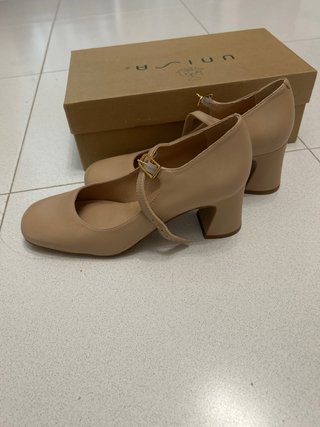 Zapatos Unisa Talla 38 Beige Nuevos