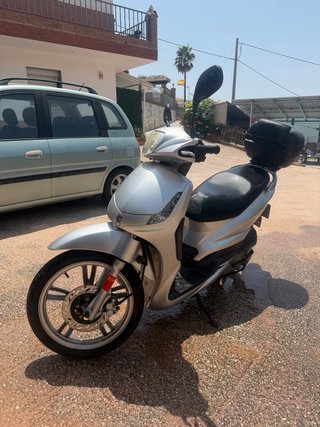Peugeot Tweet 125cc Plata