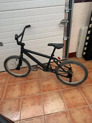 Bicicleta BMX negra