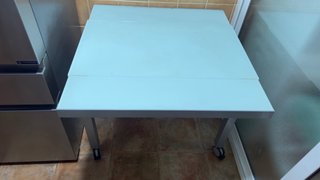 Mesa auxiliar extensible cristal y metal