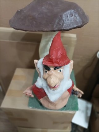 Figura Gnomo Mitológico Viñedospapel mache  30x45