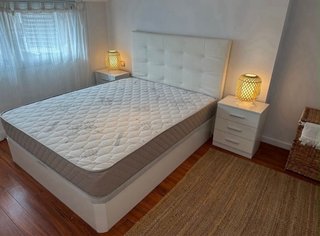 Canapé de madera y tela beige/marrón
