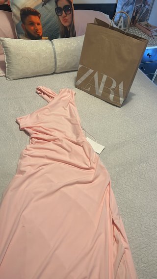 Vestido Zara rosa asimétrico