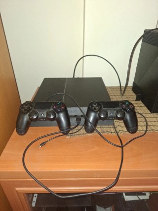 Consola PS4 Negra + 2 Mandos