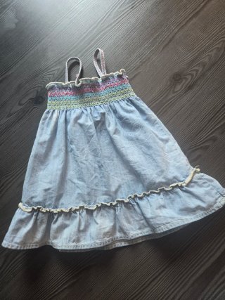 Vestido vaquero infantil con volantes