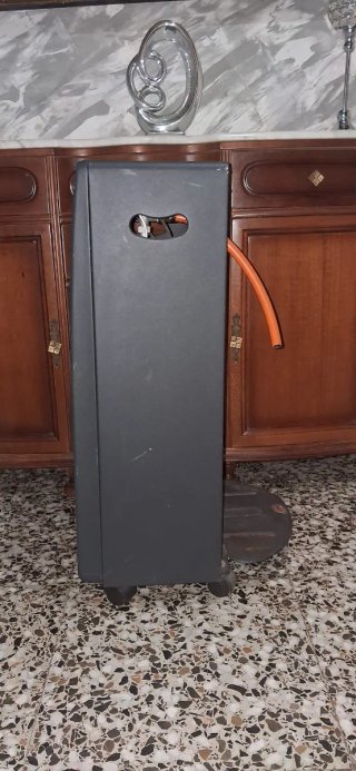 Estufa de gas negra y gris
