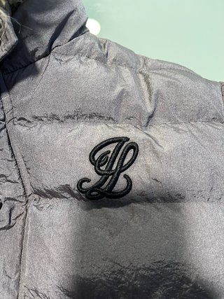 Abrigo Illusive London Gris con Capucha