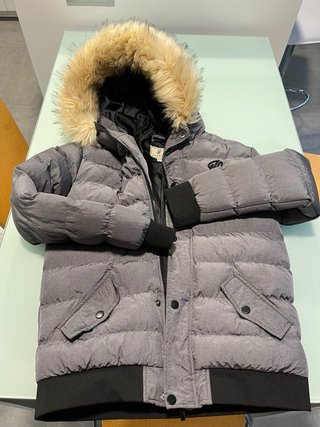 Abrigo Illusive London Gris con Capucha