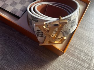 Set Louis Vuitton Portafoglio e Cintura Bianco