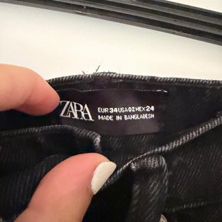 Zara Pantaloncini Neri Strappati