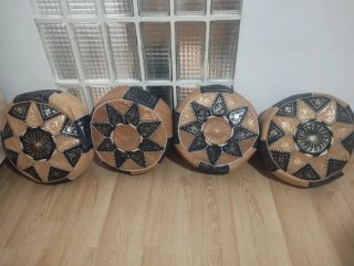 Puffs o cojines árabes de cuero