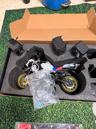 Maqueta Moto BMW R1250 XLG 1:17